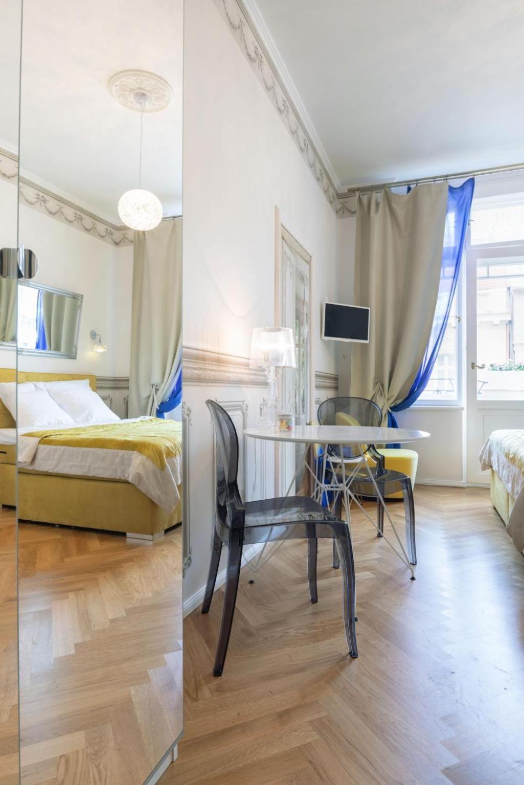 Prague Days - Sunny Riverside Apartments With Terraces Экстерьер фото