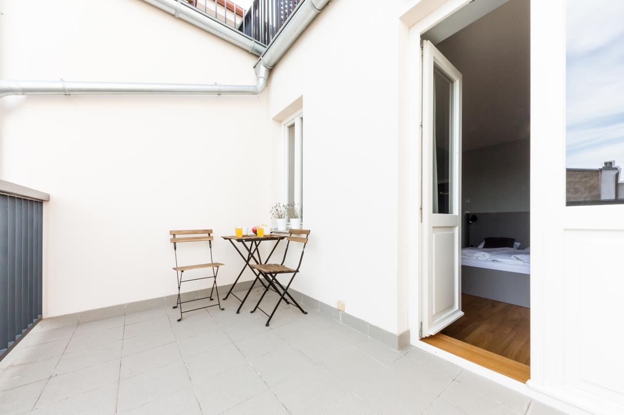 Prague Days - Sunny Riverside Apartments With Terraces Экстерьер фото